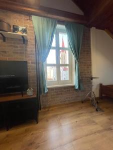 Varadys large apartment with private parking