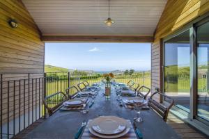 Sloopside Main House in the heart of Bantham with sea views