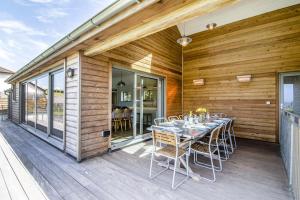 Sloopside Main House in the heart of Bantham with sea views