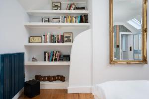 SeaView-2Br-Sleeps5-Cottage-FastWiFi-WoodBurner