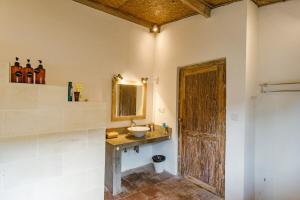 Villa Joglo Areguling for 2-4 Pax