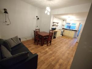 Double-Bed Manchester Close To Bolton City Centre C4