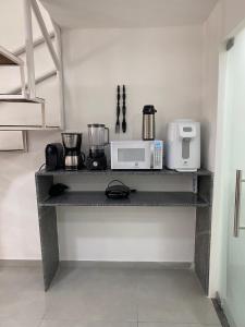 AP06 Espaçoso a 3 Minutos a Pé da Praia de Taperapuã, Acomoda até 8 Pessoas!