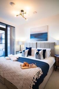 Balcony city view Spacious WiFi Family Contractors