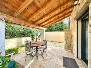 Appartements Le Pigeonnier d-antan a Beaucaire,Fourques : photos des chambres
