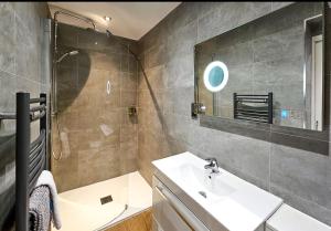 Valley Mount House & Apartment