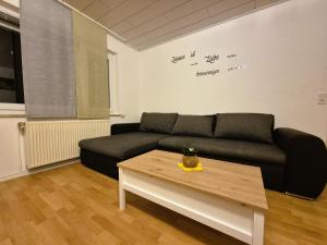 Sonnenschein1R mit Terrasse und Garten