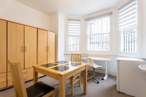 270 Earls Court Road