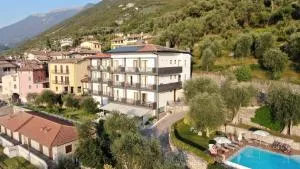 塞勒涅加尼酒店 - 提尼亚类