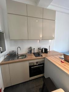 Chic Flat Near the Beach