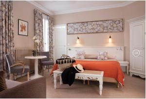 Hotels Hotel & Restaurant LE CENTRAL TROUVILLE : photos des chambres