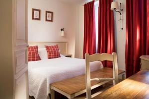 Hotels Hotel & Restaurant LE CENTRAL TROUVILLE : photos des chambres