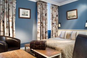 Hotels Hotel & Restaurant LE CENTRAL TROUVILLE : photos des chambres