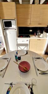 "LA FREGATE A LA MER" Appartement duplex, 6 personnes, vue port et océan, accès parc aquatique gratuit
