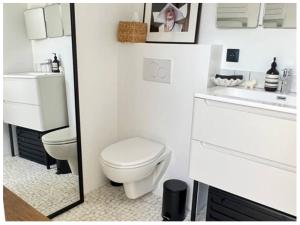 Maisons de vacances Cottage romantique dans les champs : photos des chambres