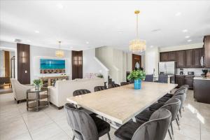 Awsome 8 Bd 6.5 Ba Sleeps 20 Encore