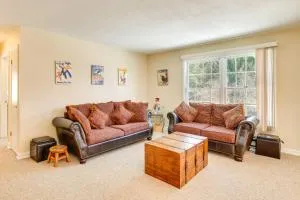 Homey Windham Condo Hike and Ski the Catskill Mtns! - Maplecrest