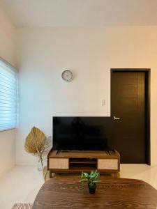 Cozy and Modern 1 Bedroom with Balcony