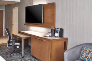 Courtyard Baltimore DowntownMcHenry Row