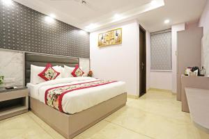 Hotel Mayfair Just a Minute Away From New Delhi Railway Station and Connaught place