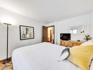 Giant Steps 58 Ski in out