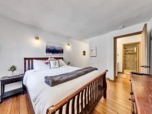 Giant Steps 58 Ski in out