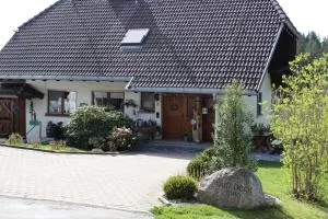 Ferienwohnung Haus am Rötenberg - Häusern