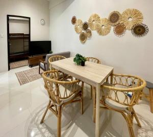 Peaceful 2 Bedroom with Balcony