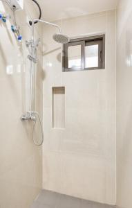 Peaceful 2 Bedroom with Balcony