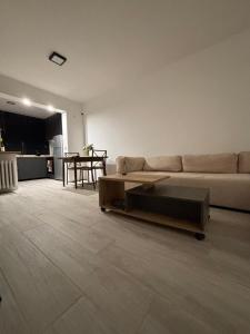 Karposh garden apartment