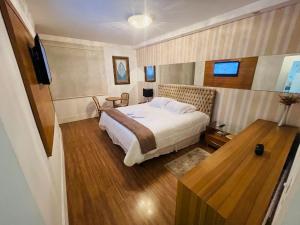 Casa com Piscina a 5 minutos Marginal tiete