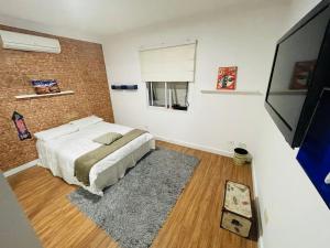 Casa com Piscina a 5 minutos Marginal tiete