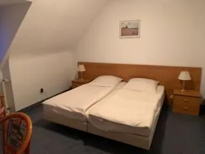 Waldhotel Hensel's Felsenkeller - Im Teller