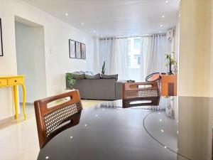 Great 3BR apartment- only 2 blocks from the beach!