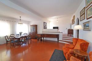 Villa Collina Del Sole 12 Pax by VILLASRETREATS
