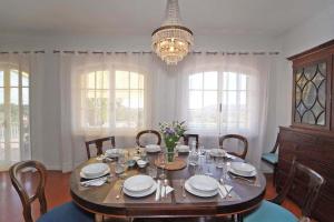 Villa Collina Del Sole 12 Pax by VILLASRETREATS