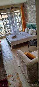 Sunny studio chic comfort near UN