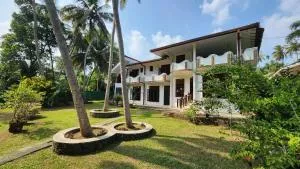 Sandy Toes Cove - Batigama