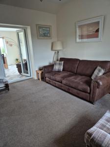 RAWSON COTTAGE LOVELY 2 BEDROOM SEMI RURAL