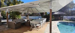 Lovely villa with swimming pool for 6 people