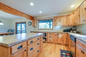 Benton Home on 50 Acres w Private Deck & Views!