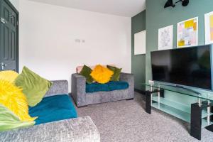 West Hill Place - 2 private parking spaces