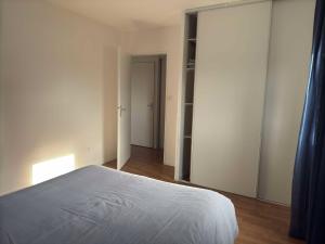 Appartements Maison de 82m2 proche du Mans avec parking prive : photos des chambres