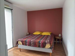 Appartements Maison de 82m2 proche du Mans avec parking prive : photos des chambres