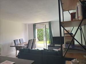 Appartements Maison de 82m2 proche du Mans avec parking prive : photos des chambres