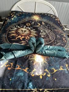 Maison atypique 5 couchages ,2 lits doubles et un lit simple ! avec un grand terrain !animaux bienvenus !wifi netflix écran plat 4k