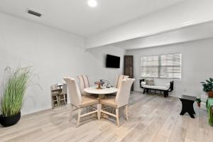 NEW! Bayside Escape - Cozy Hideaway Near Bayshore Beautiful