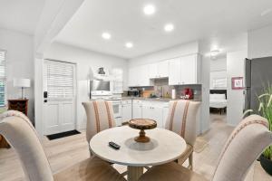 NEW! Bayside Escape - Cozy Hideaway Near Bayshore Beautiful