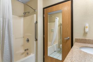 King Room - Non-Smoking room in Comfort Inn & Suites Greeley
