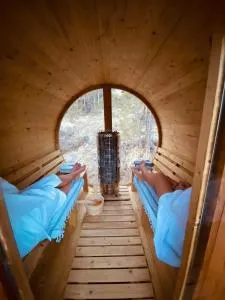 -THE GLEN - 7 Acre Mountain Oasis, 2 Cabins, Spa & Sauna! STUNNING & NEW - Divide